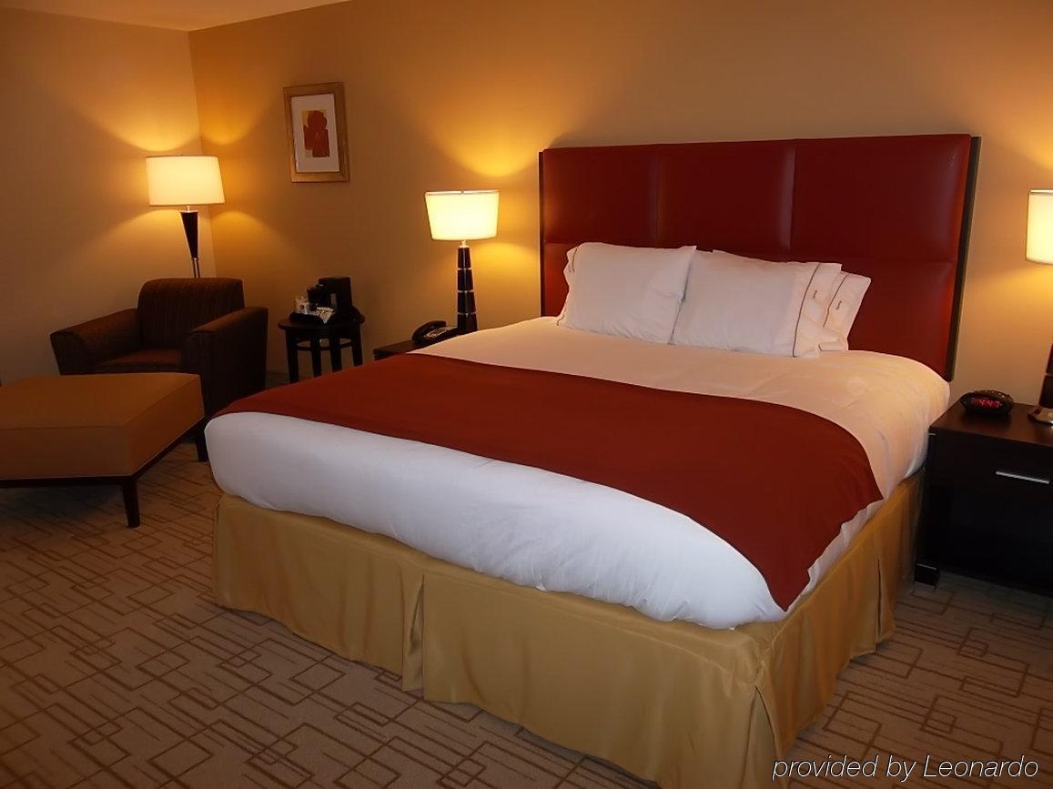 Holiday Inn Express & Suites - Smithfield/Selma By Ihg Habitación foto